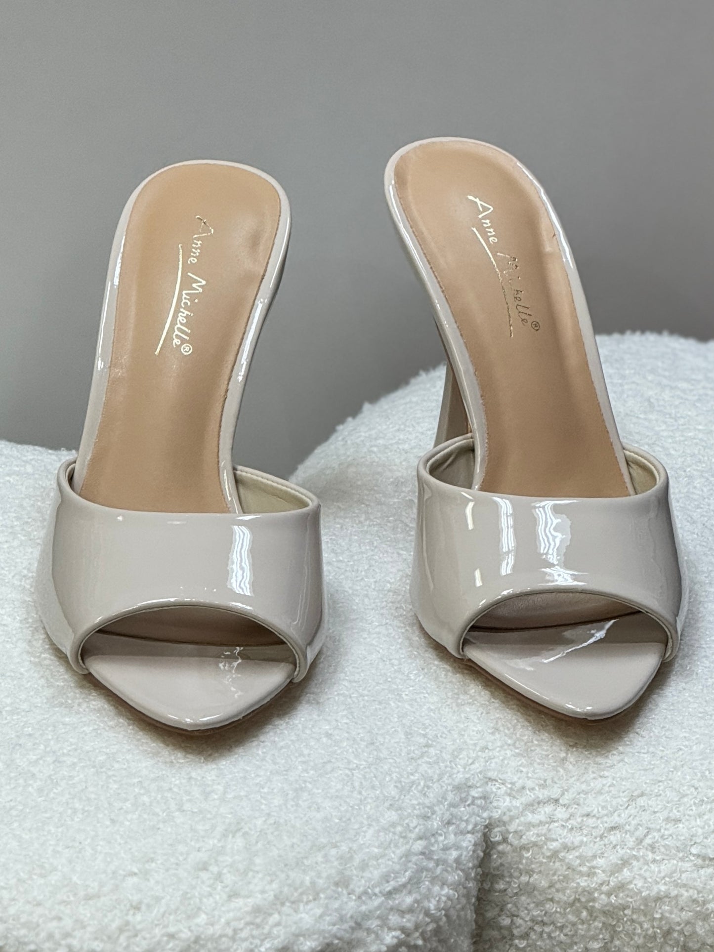 Trace Yvory Patent Sandals