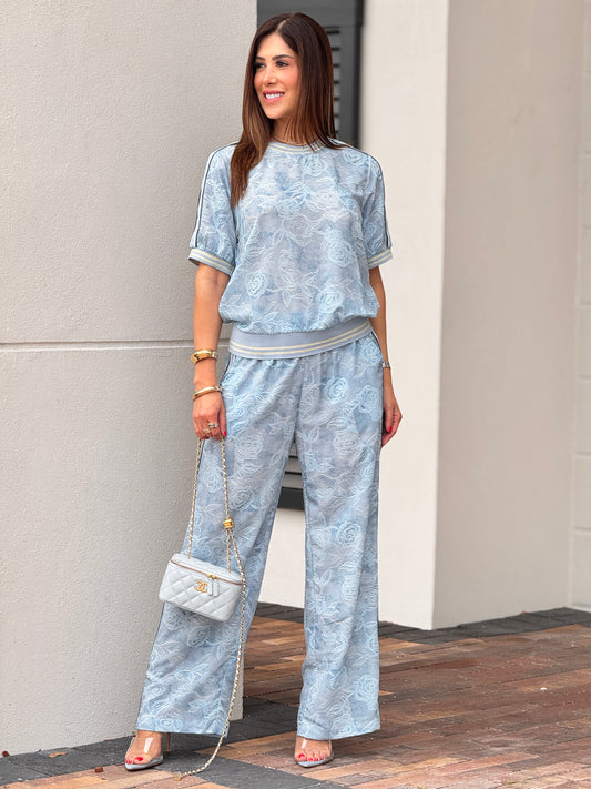 Dreamy Roses Lines Print Sport Set