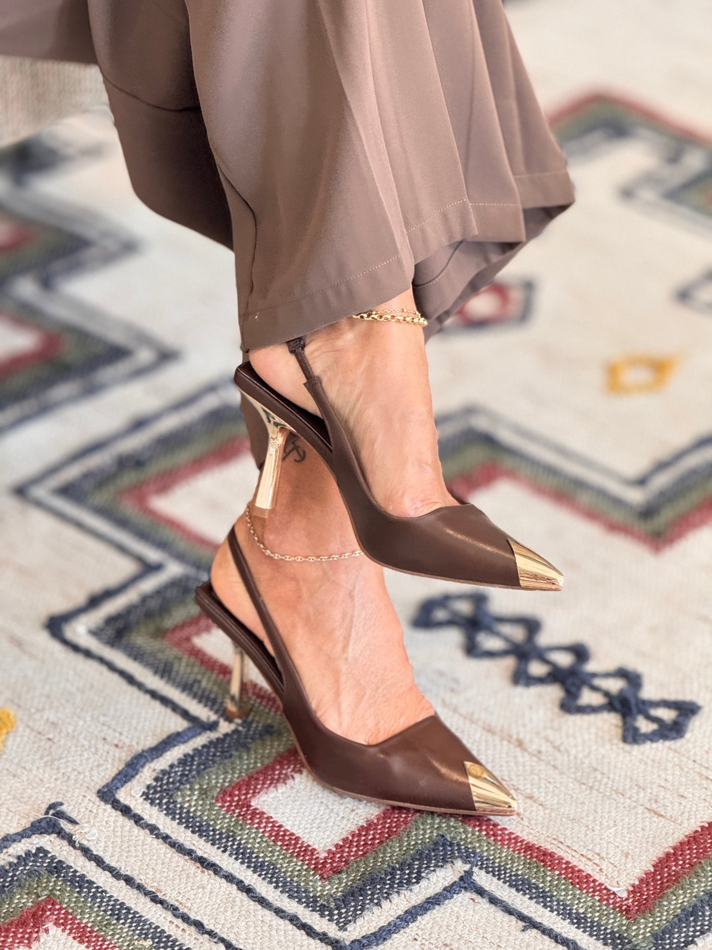 Vega 55 Brown/Gold Point Heels