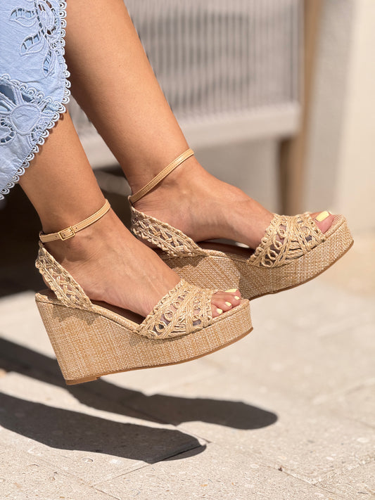 Lilo Beige Torchon Platform Shoes