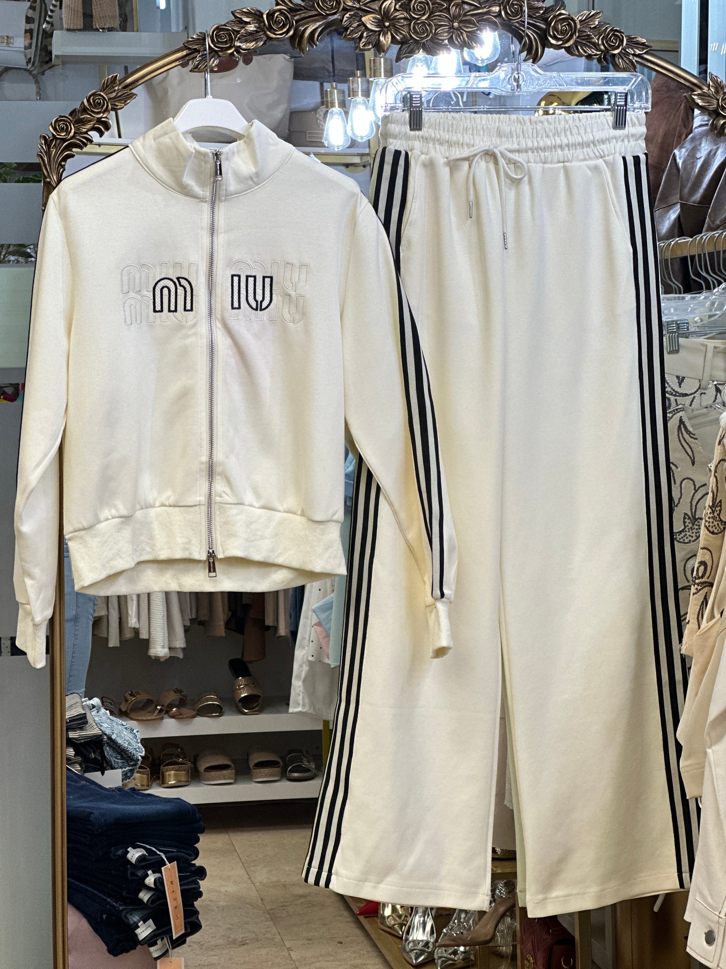Mui White Sport Set