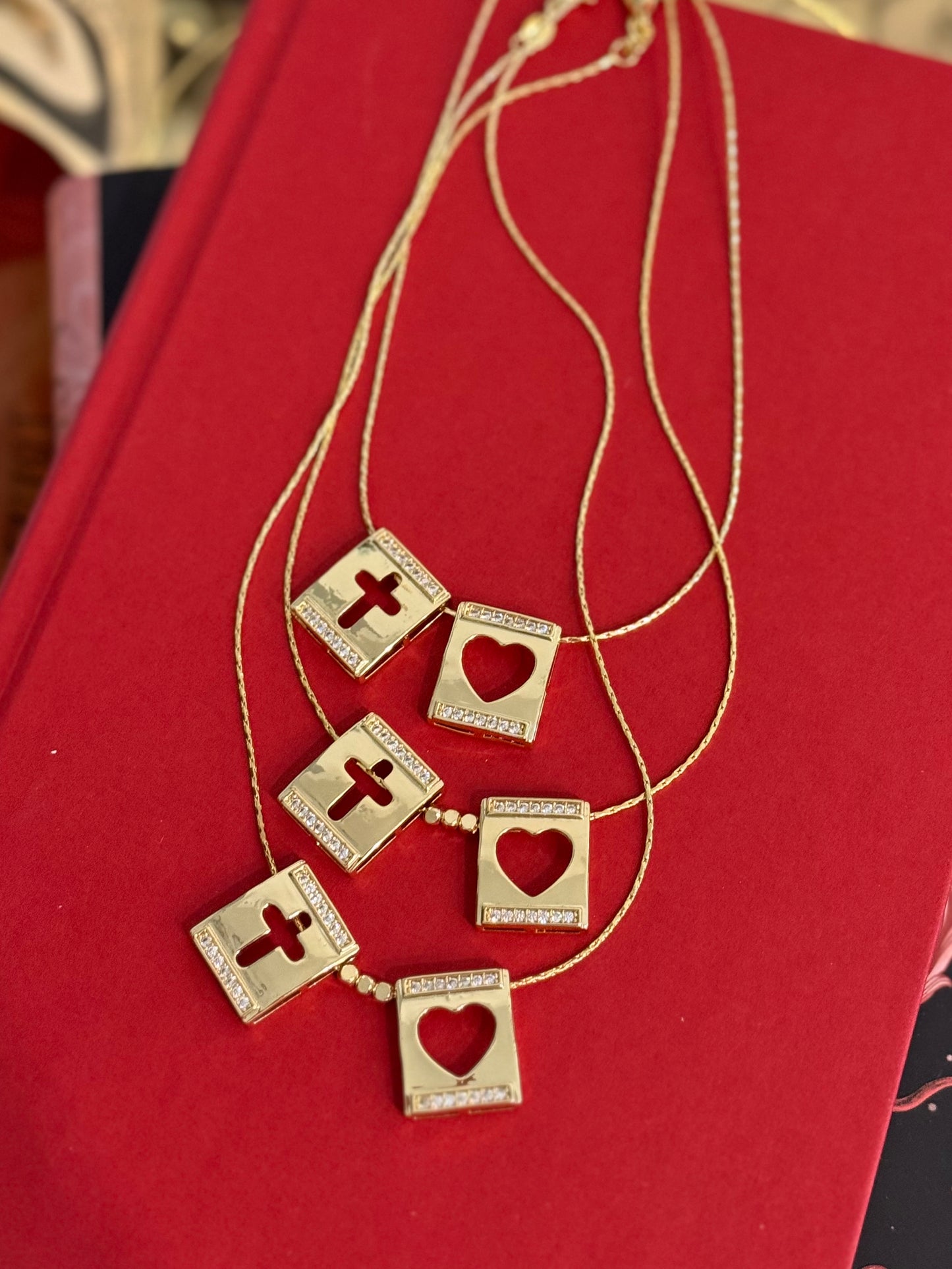 Escapulario Rhinestones Oro Laminado