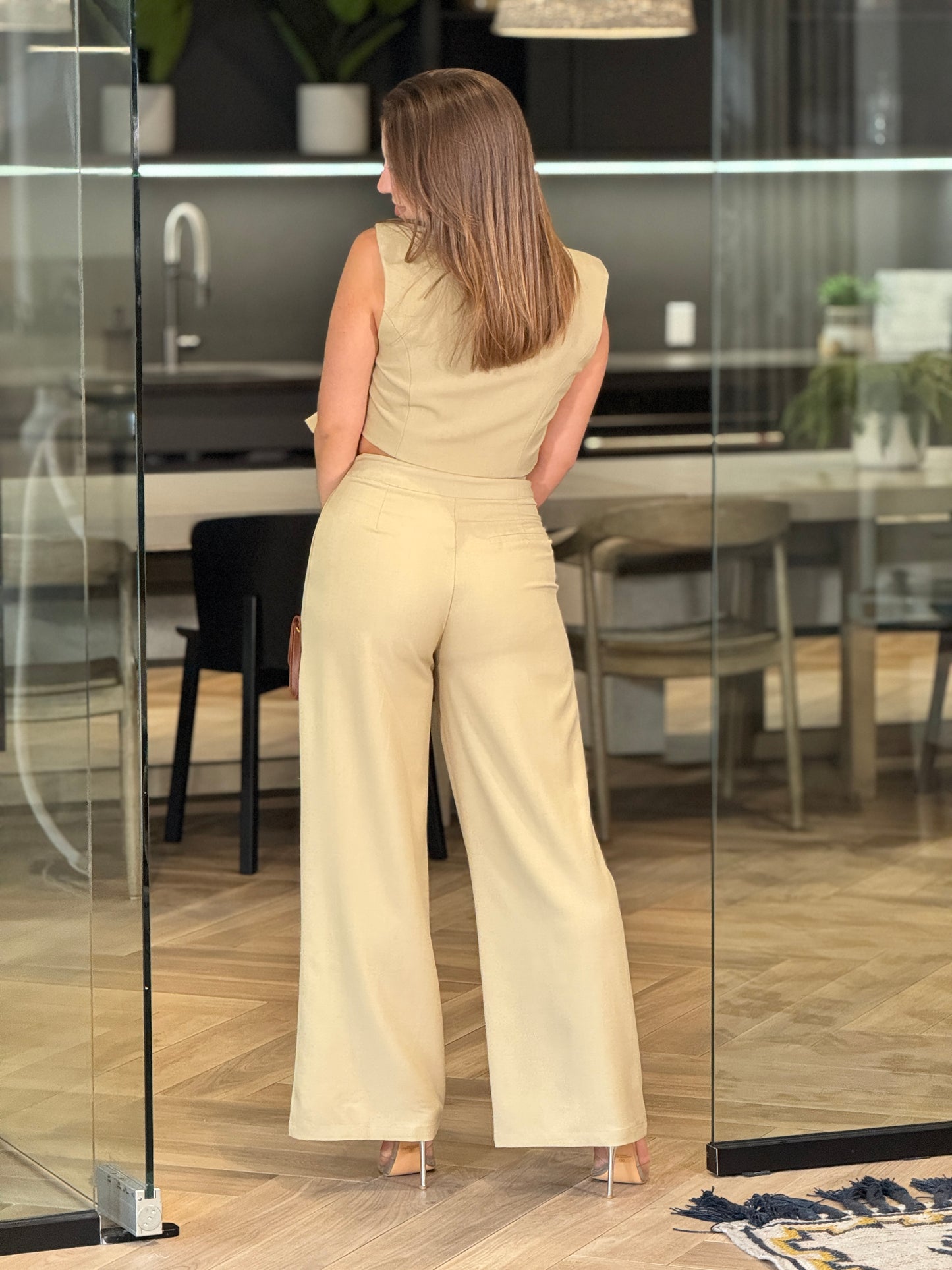 Editte Beige Belts Vest Set