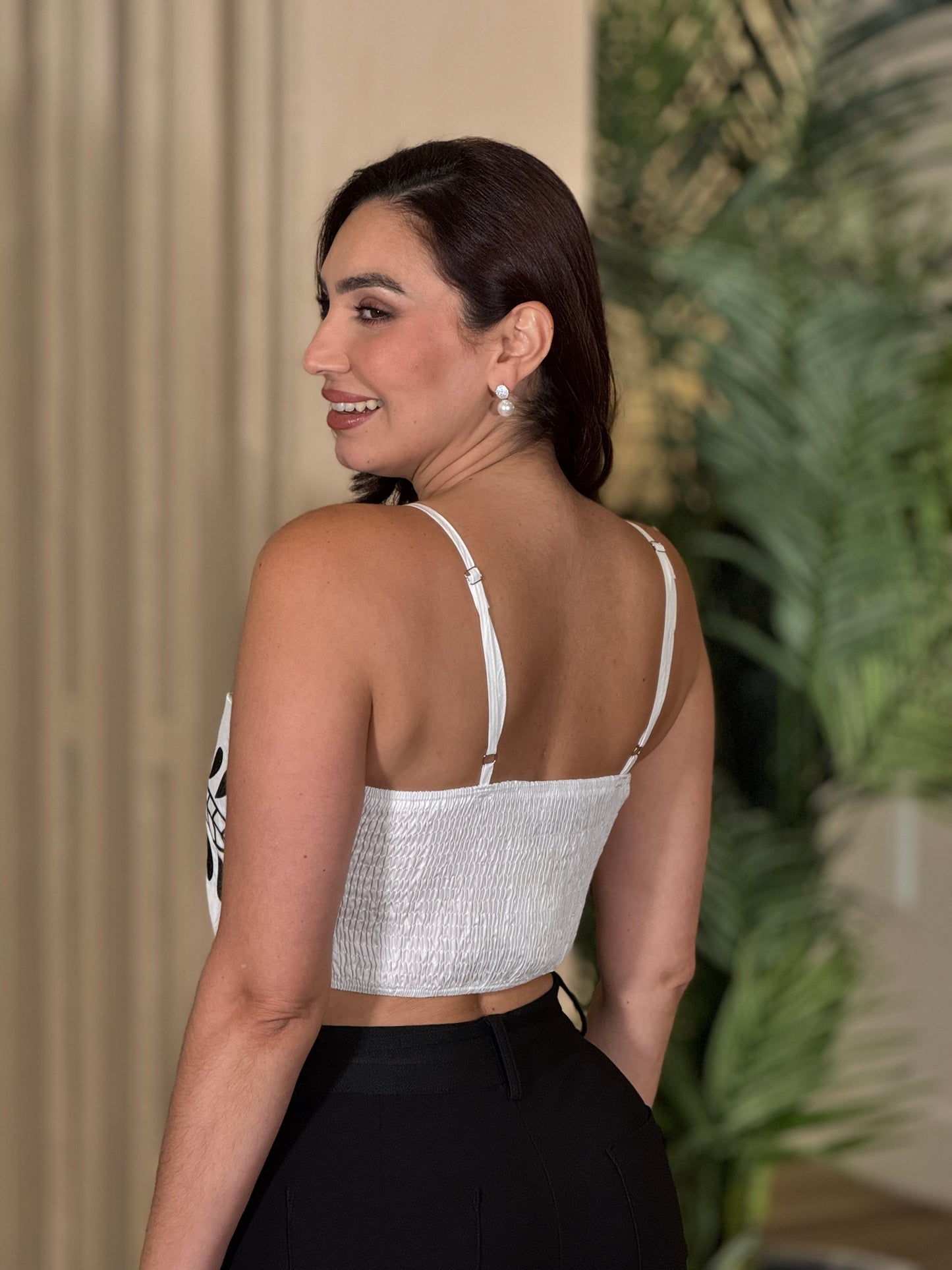 Yuzu White/Black Cutout Top