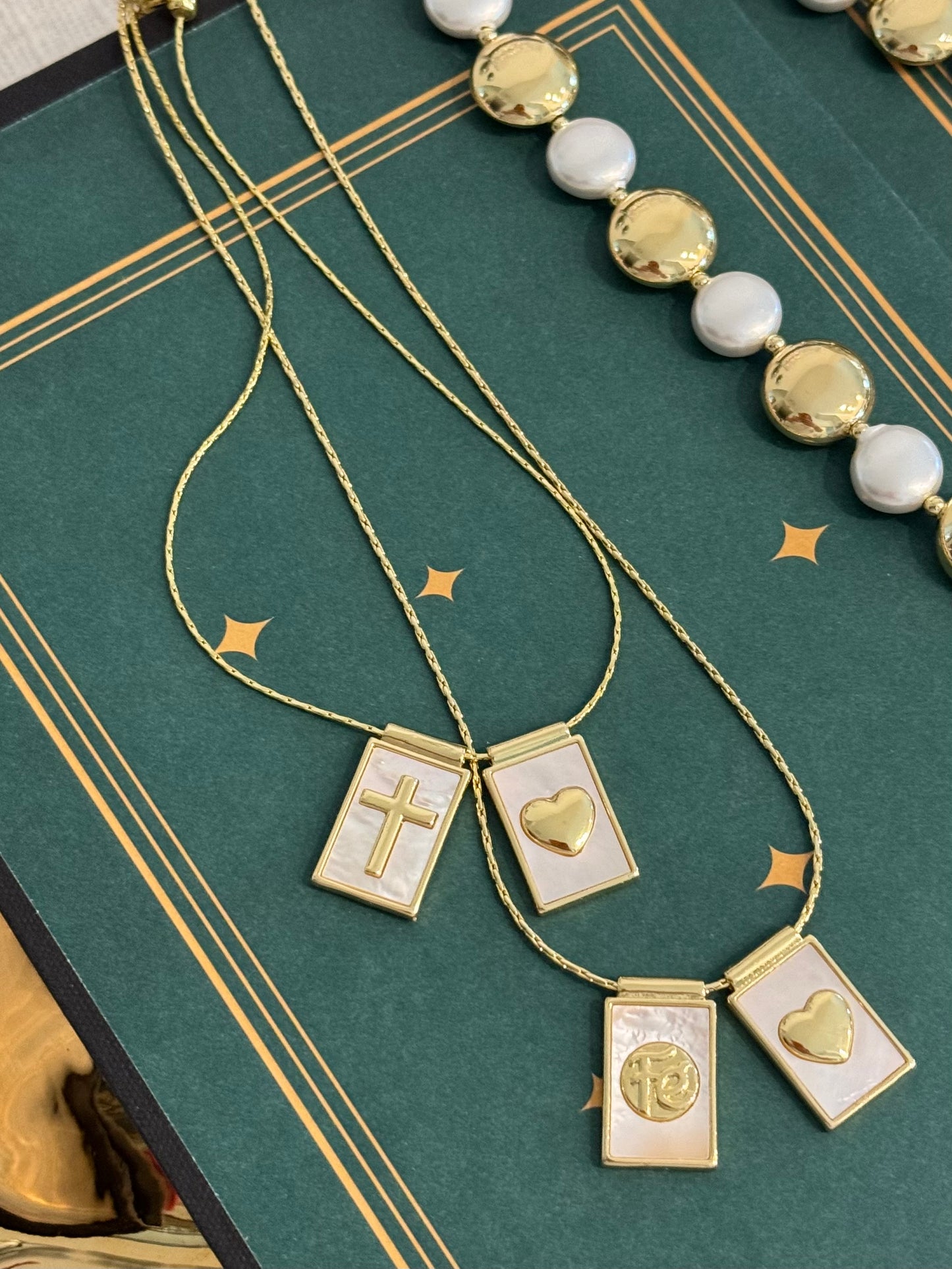 Escapularios Nácar Oro Laminado