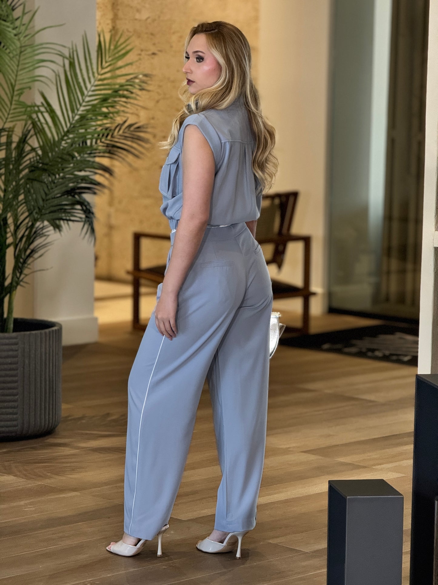 Strut Blue/White Vest Set