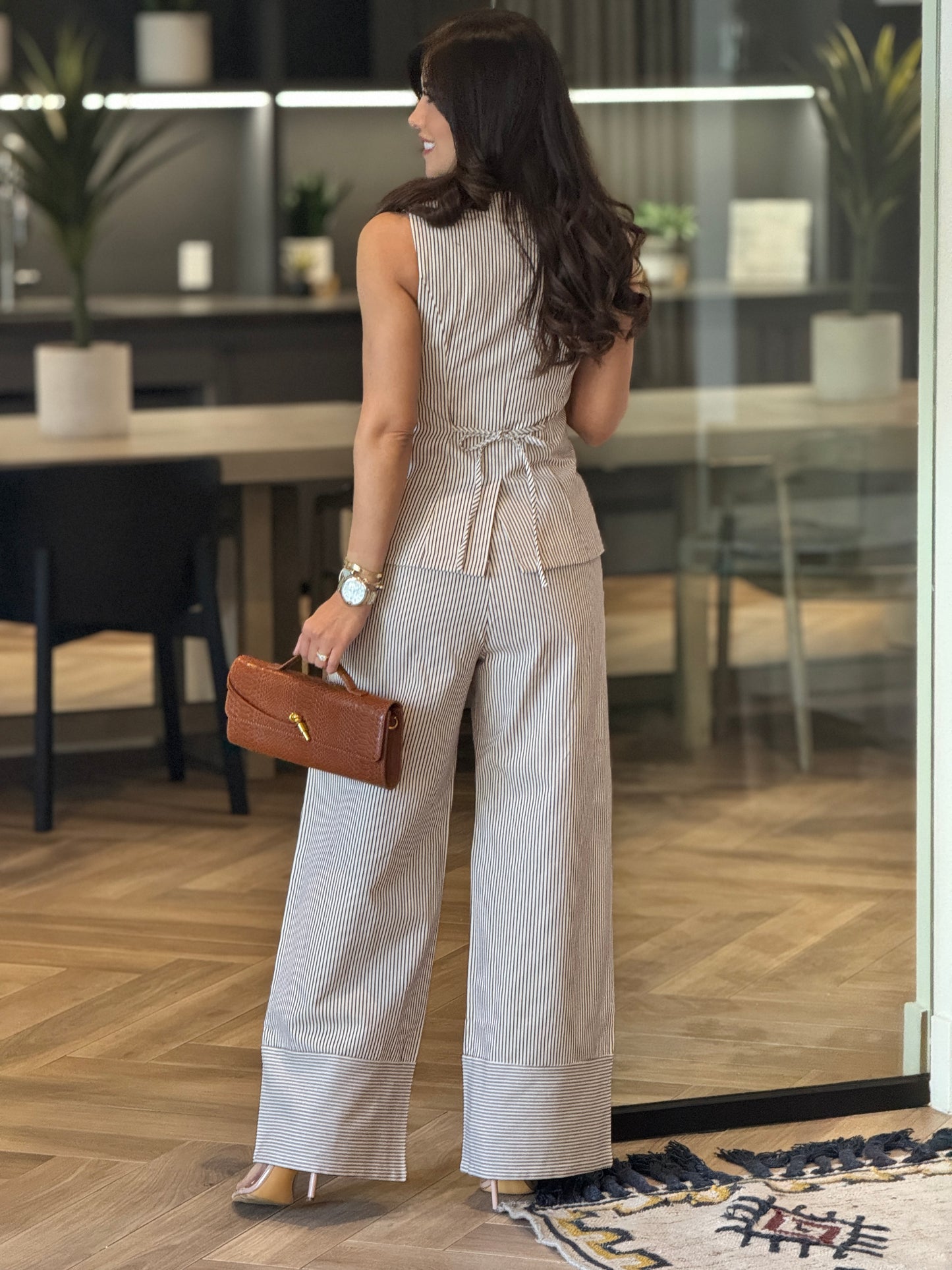 Lindsay White/Brown Vest Set