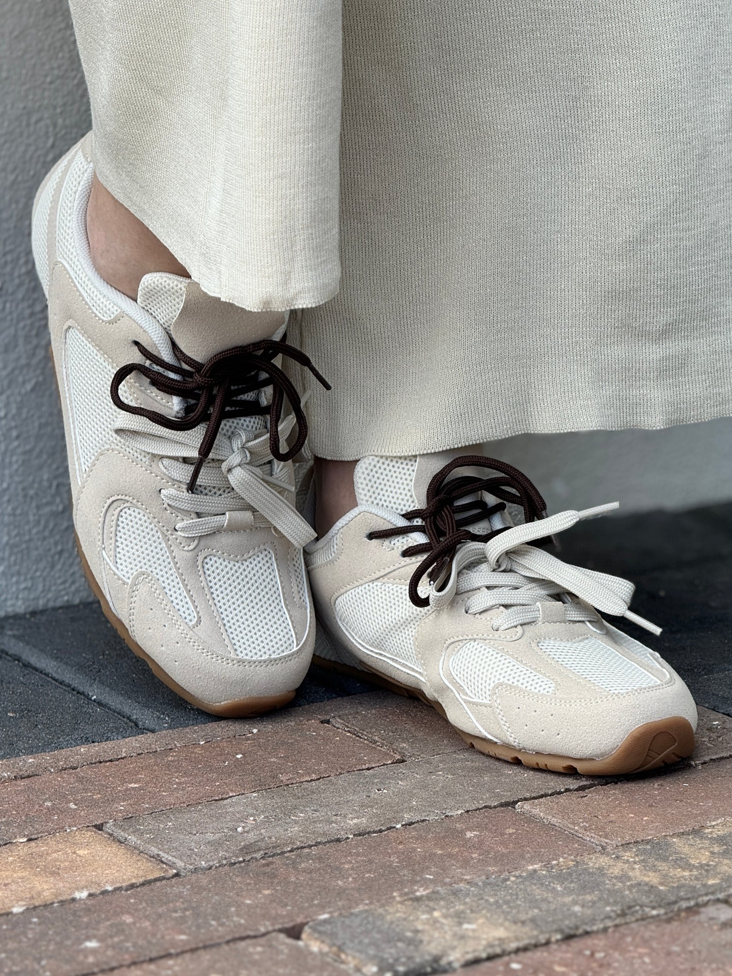 Lula Beige Laces Sneakers