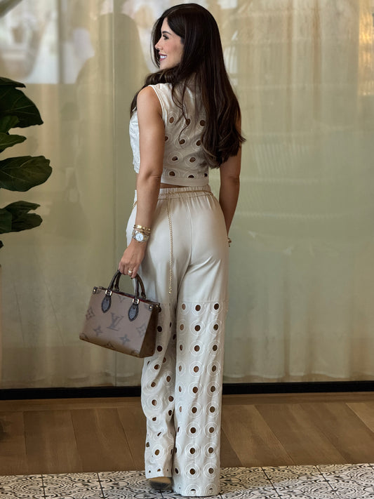 Chic Beige Circles Cutout Set