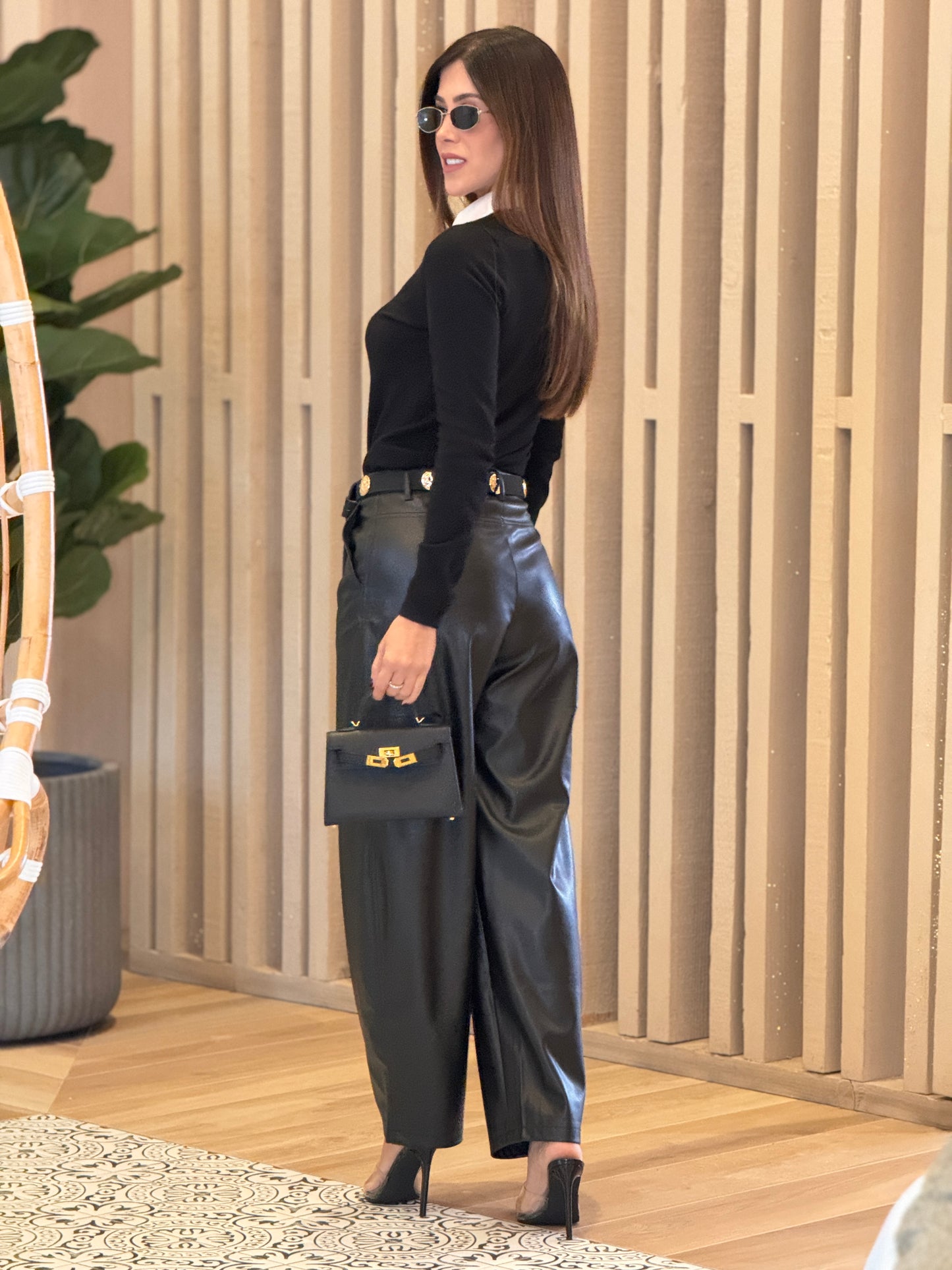 Lover Black/White Collar Shirt Top