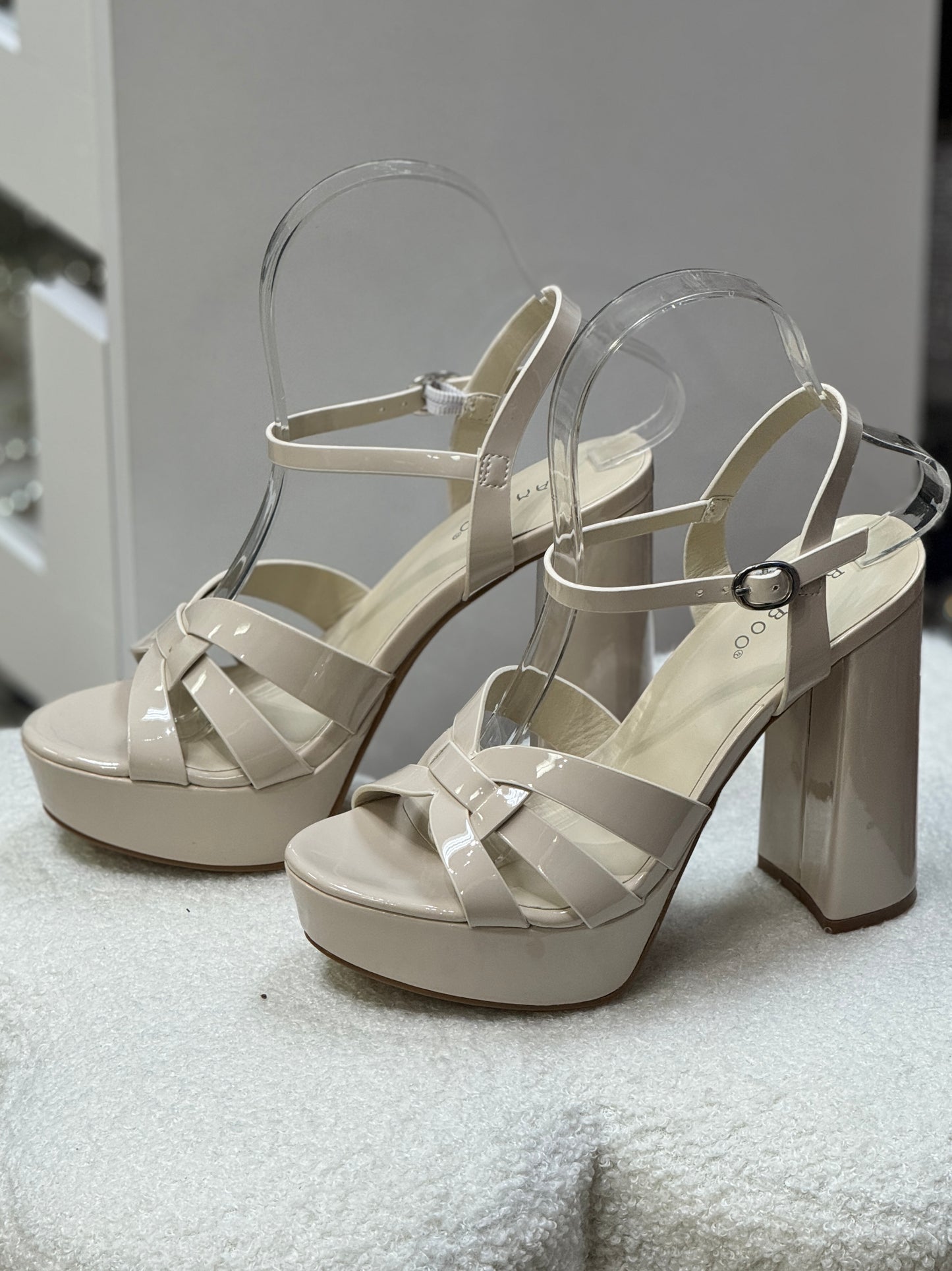 Monika 31 Yvory Patent Sandals