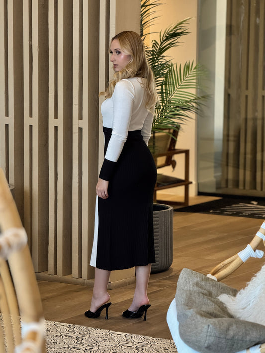 Rivera White/Black Knitted Dress
