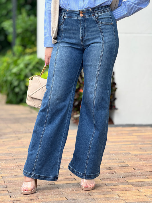 Risen High Waisted Jeans