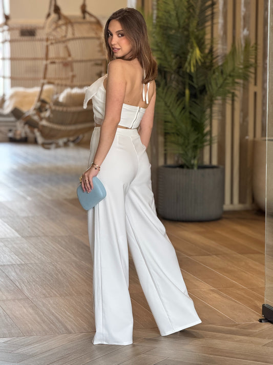 Mava White 3D Flower Set