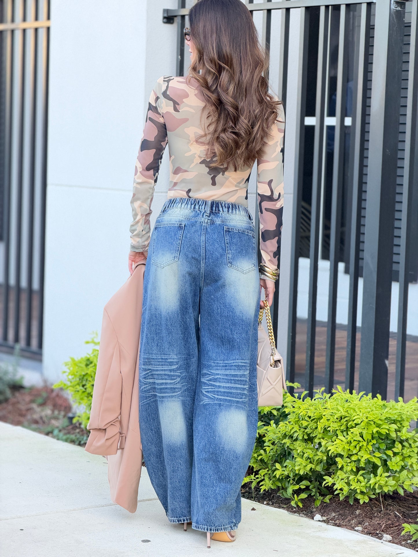 25114 Daz Mid Bleach Buttons Jeans