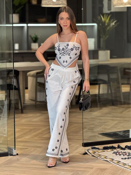 Arizona White/Navy Embroidery Set