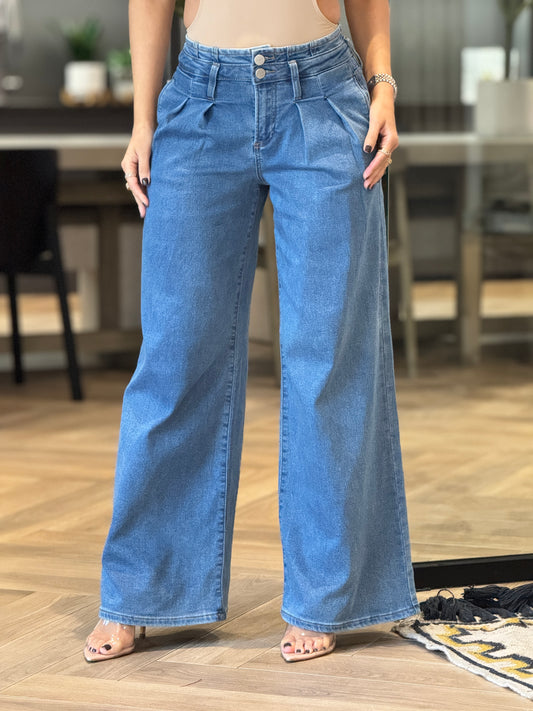 Risen Double Waist Wide Jeans