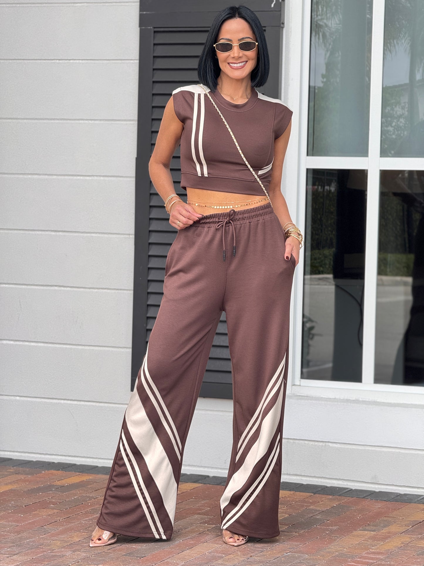 Ten Brown Lines Sport Set