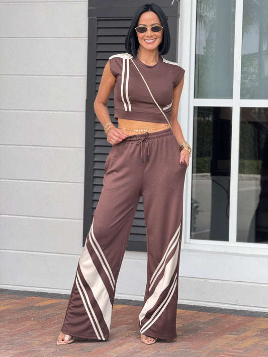 Ten Brown Lines Sport Set