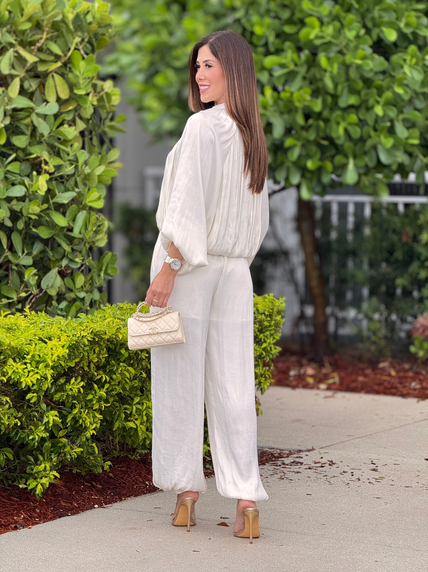 Espinelli Ivory Satin Crinkled Set