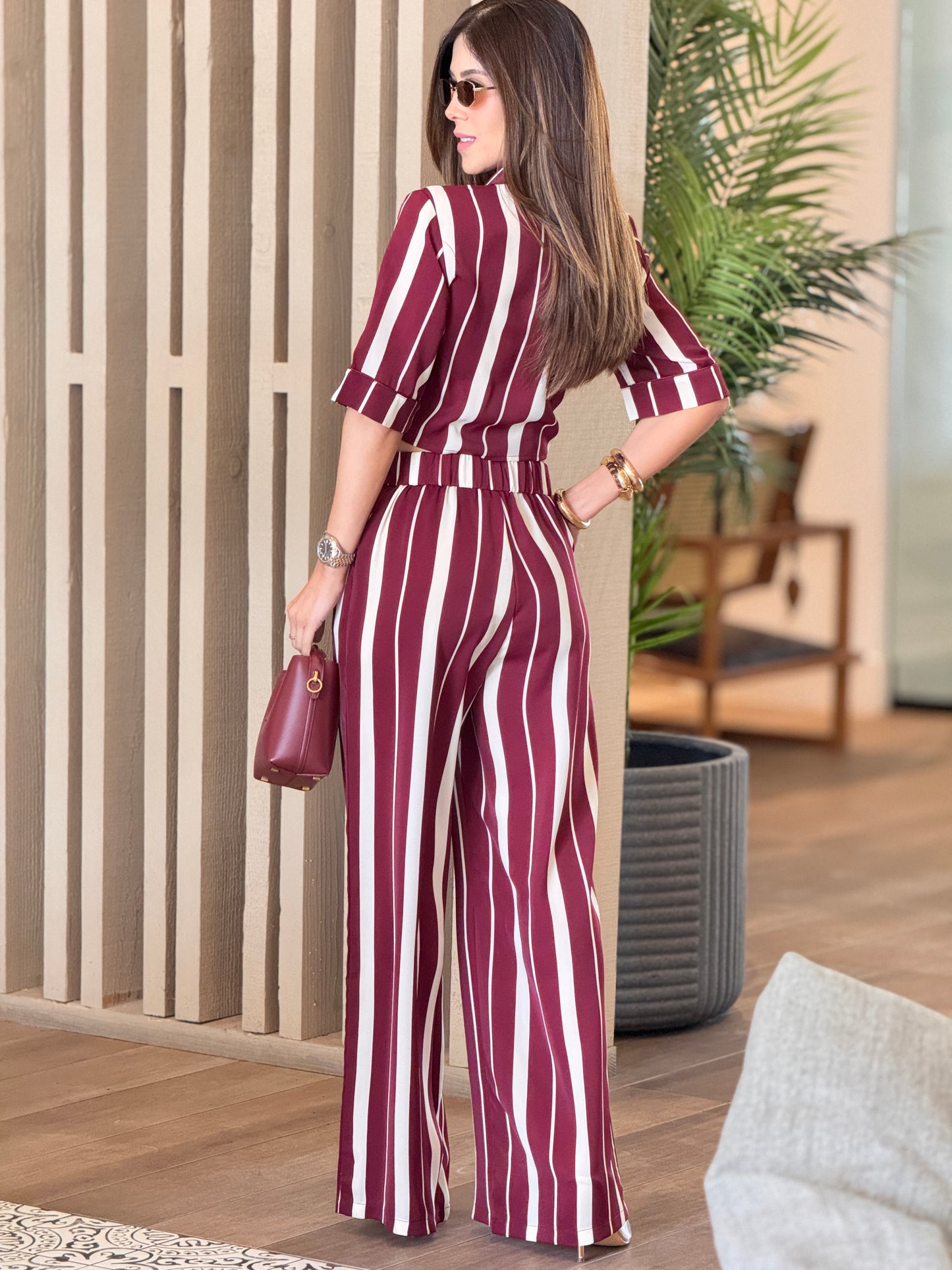 Ovianca Burgundy/Ivory Lines Set