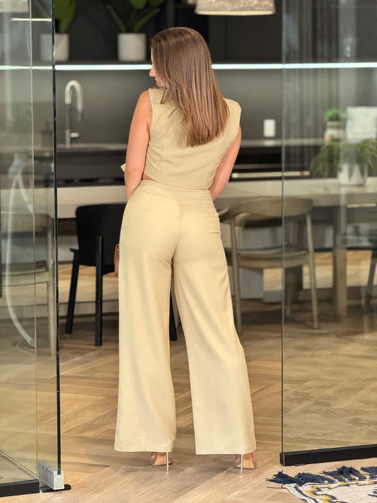 Editte Beige Belts Vest Set