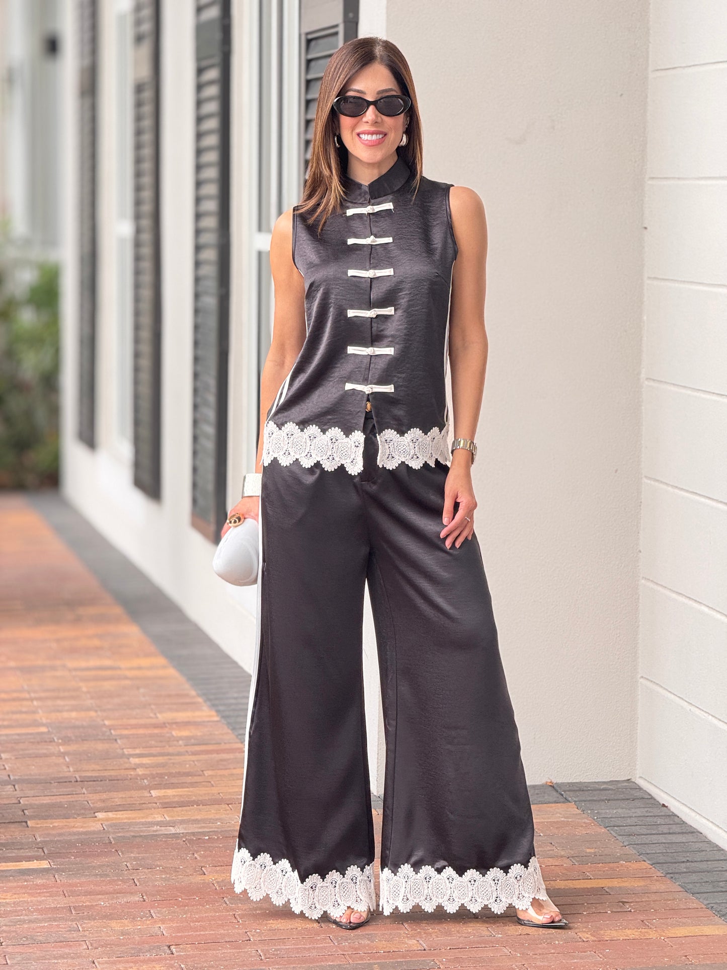 Shanghai Black/White Satin Chi Set
