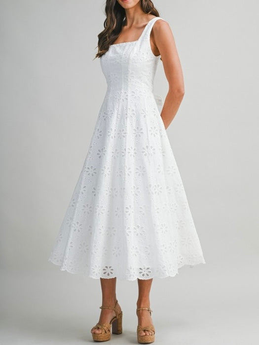 Amable White Eyelet Maxi Dr