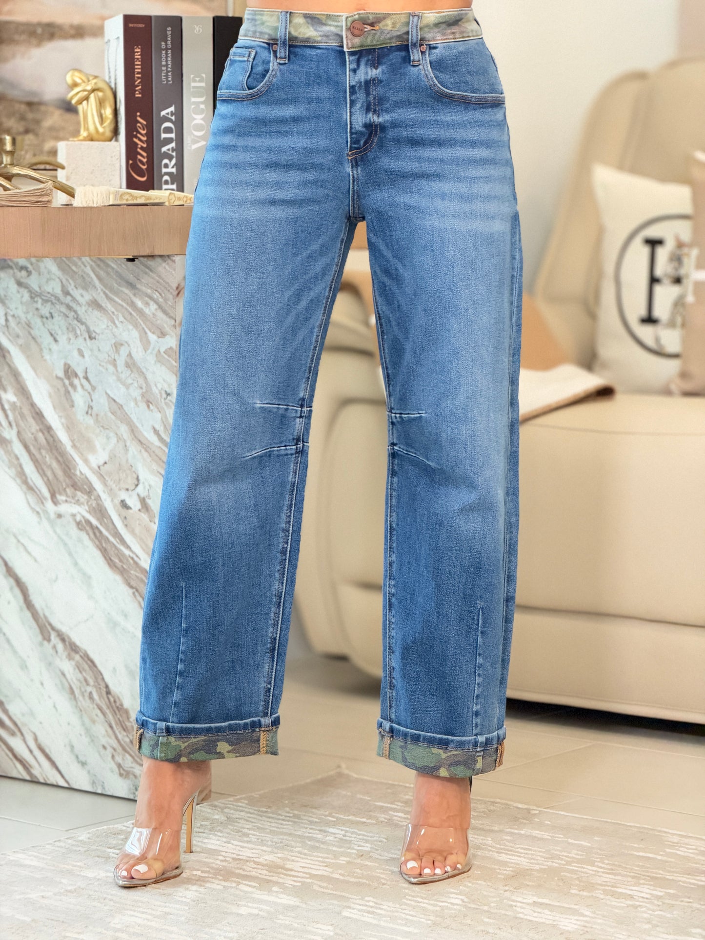 20007 Risen Camo Barrel Jeans
