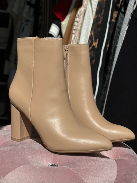 Sara Beige Boots