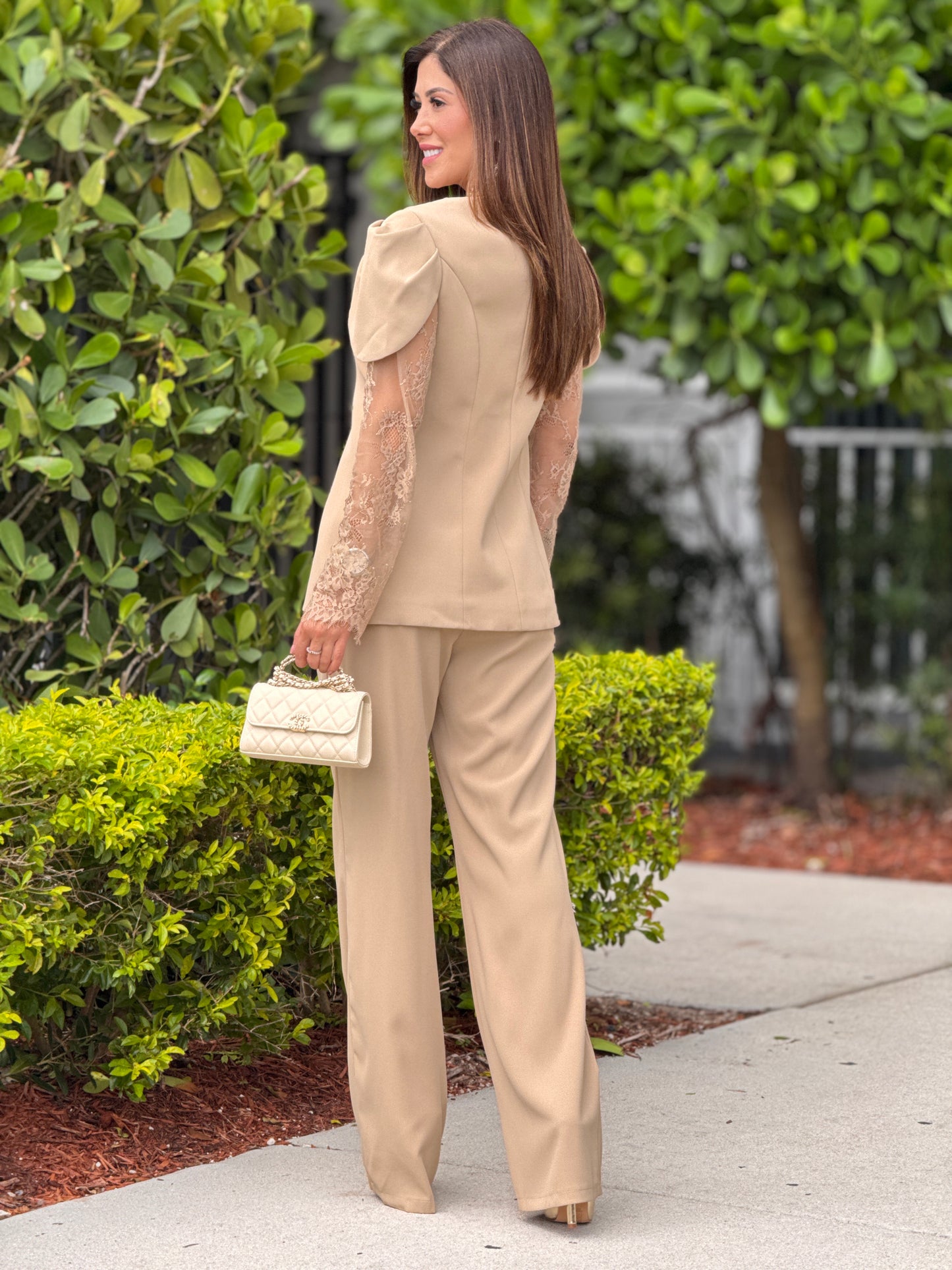 VivaBella Beige Lace Sleeves Elegant Set