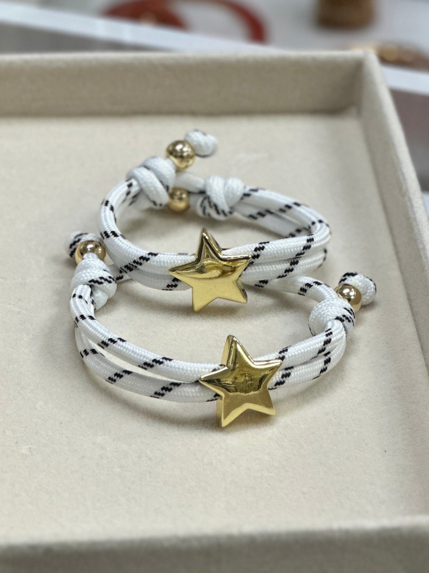 Pulsera White Cordon