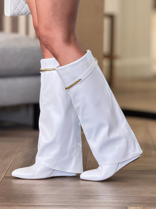 Mutto White Gold Accent Boots