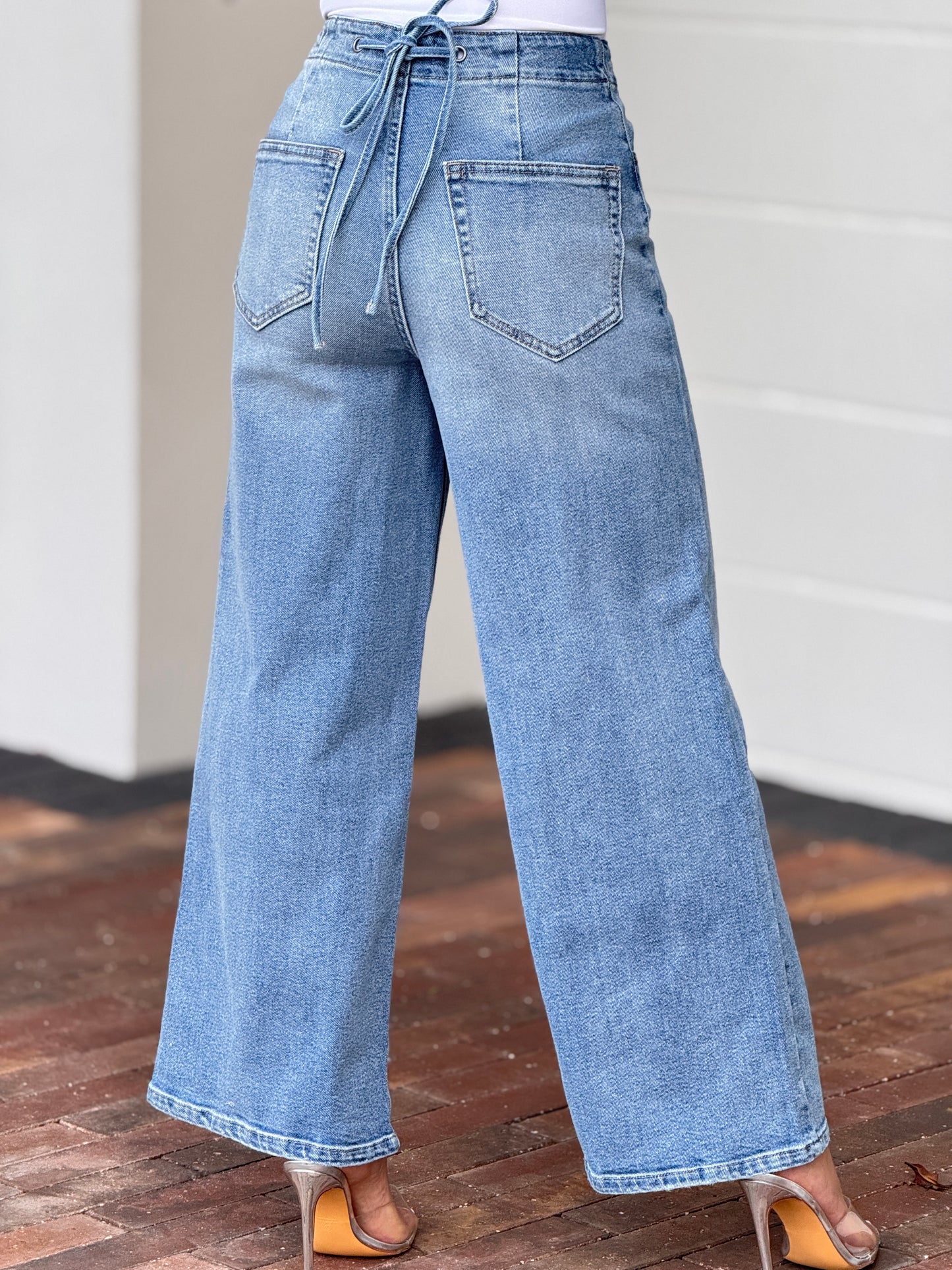 Cielito Bow Straight Cropped Jeans