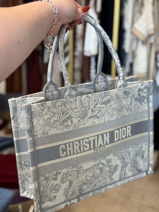 Dory gray Tote Bag