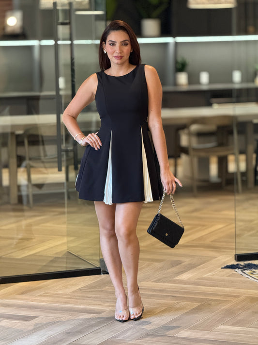 Seedy Black/White Pleated Dress Gala