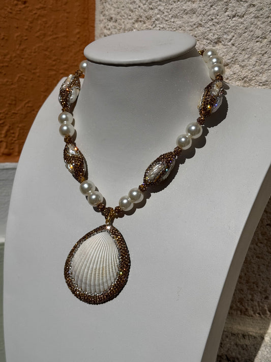 Shelly Pearl Neacklace