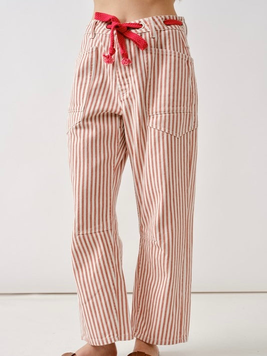 Amber Red Belt Barrel Jeans