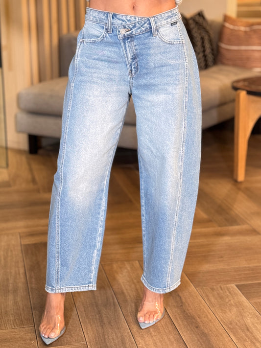 Cielito Mid Denim Barrel Jeans