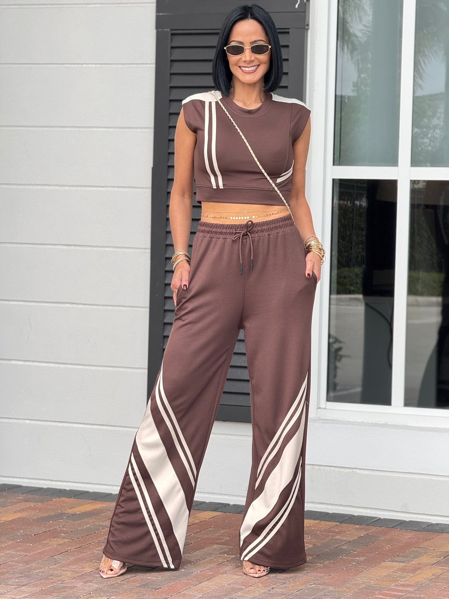 Ten Brown Lines Sport Set