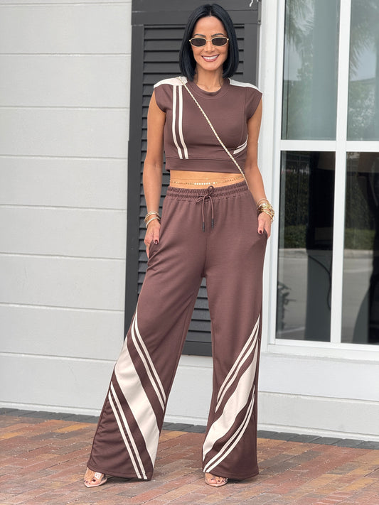 Ten Brown Lines Sport Set