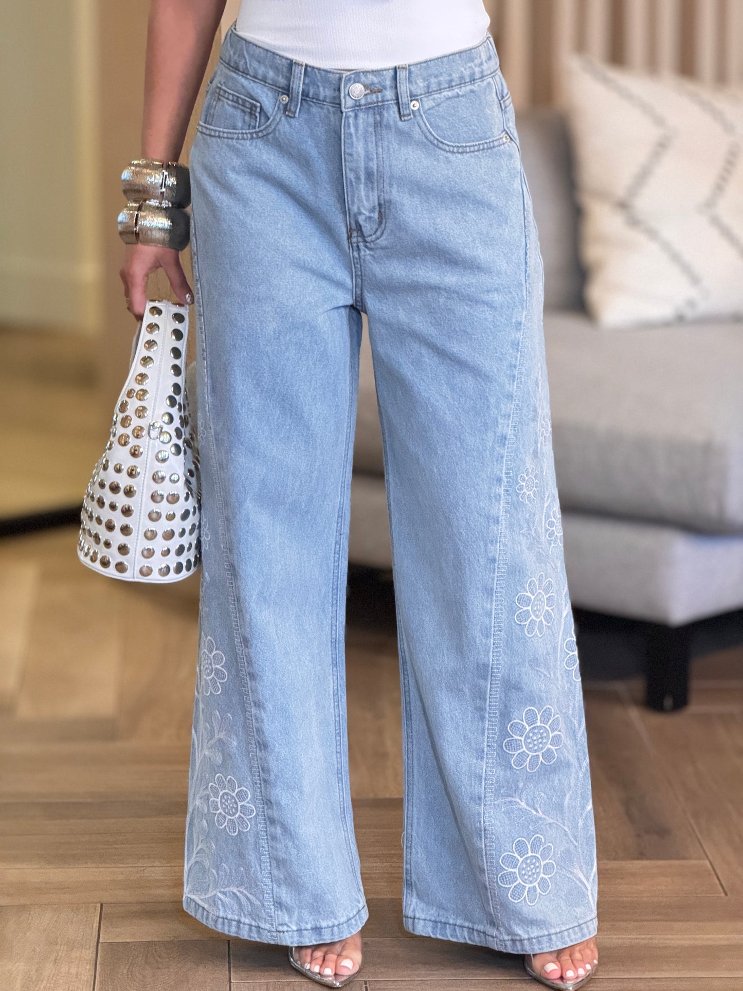 Aaron Denim/White Stitches Wide Jeans