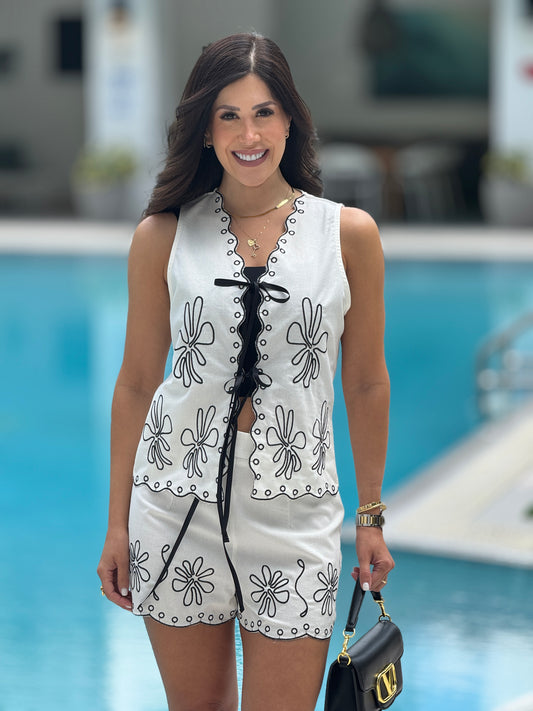 Clarita White/Black Bow Flower Vest Set