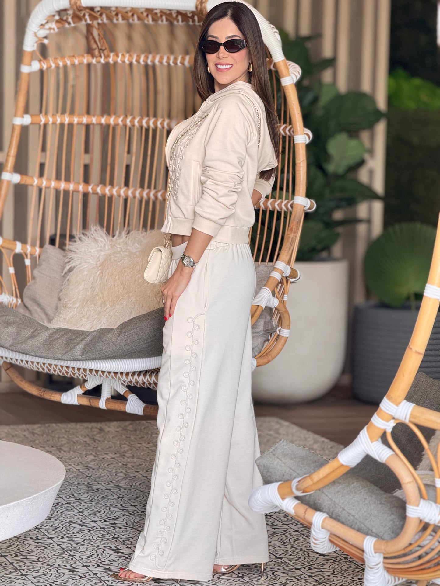 Napoleón Ivory Embroidery Zipper Set