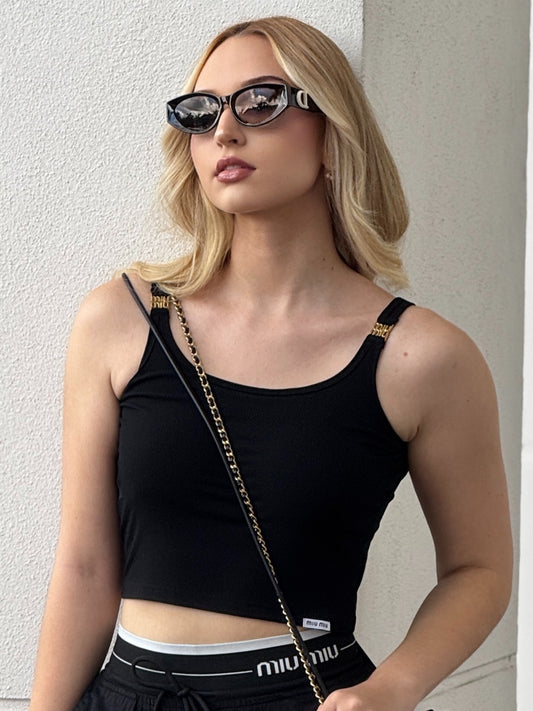 Mui Black Top
