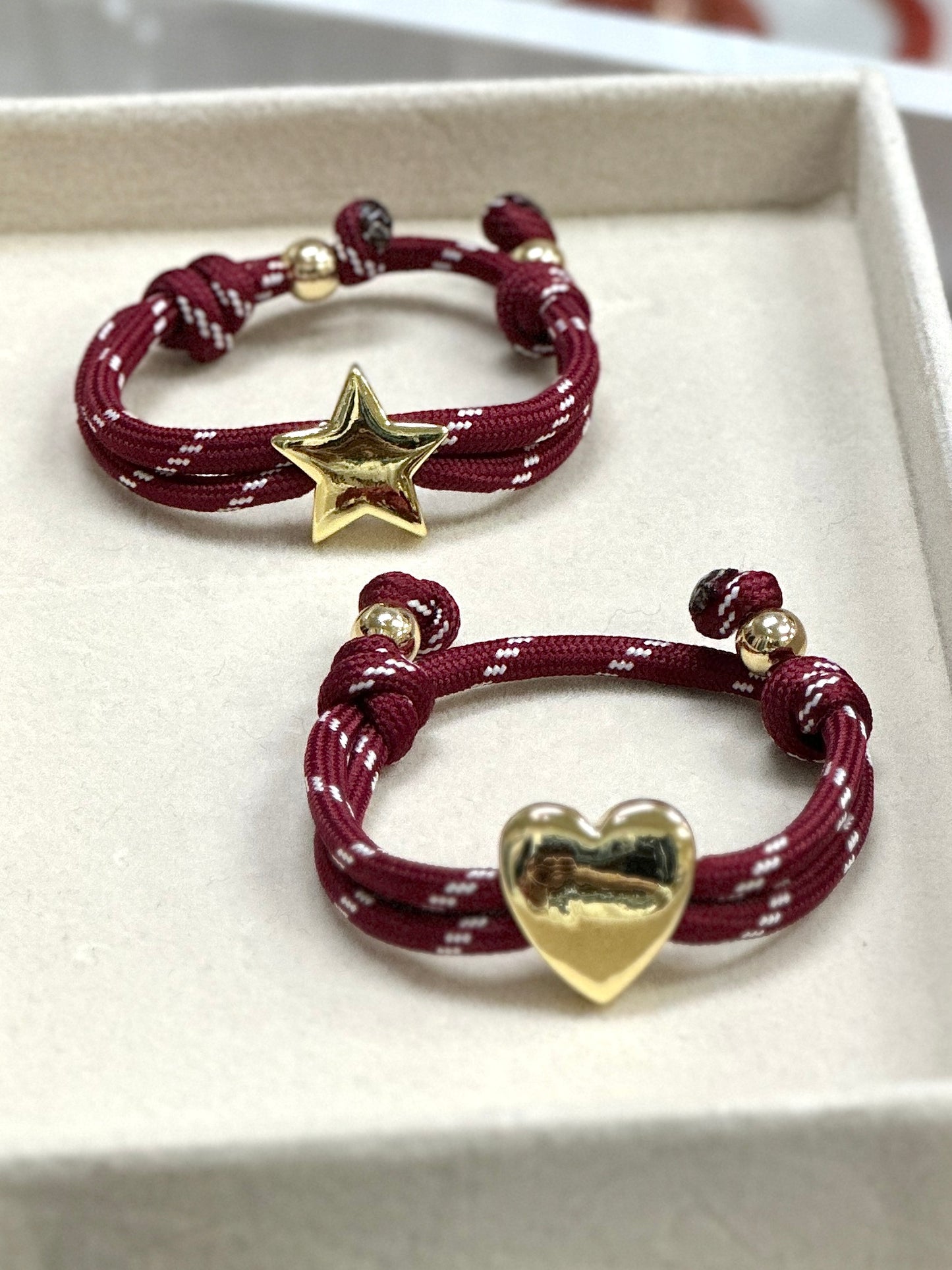 Pulsera Burgundy Cordon