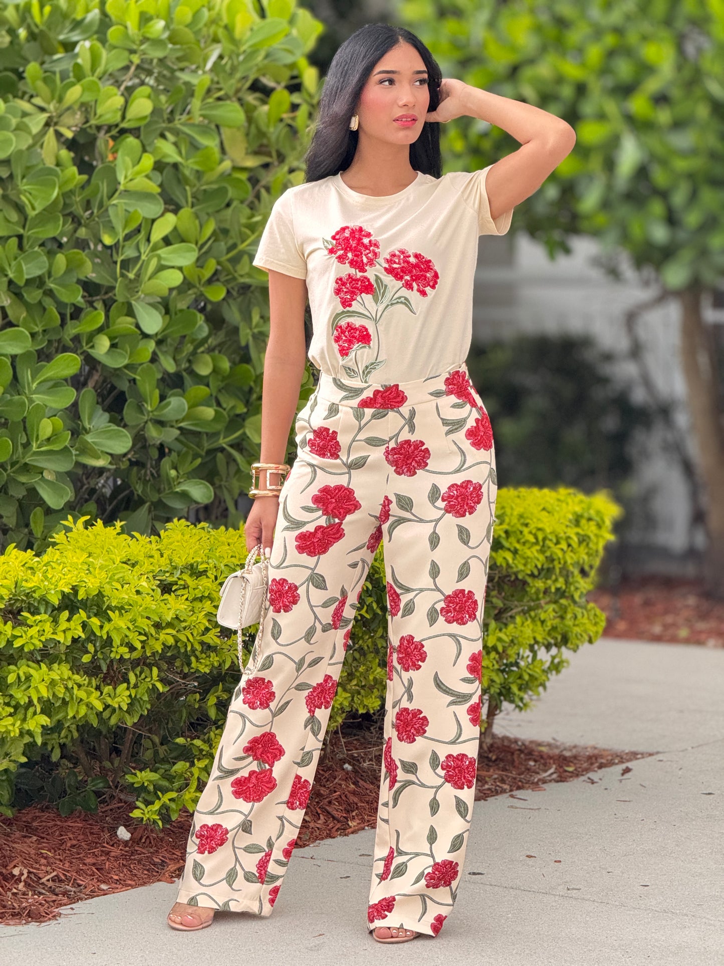 Bushy Red Floral Embroidery Set