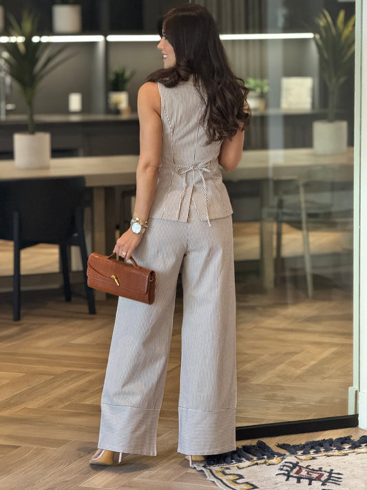 Lindsay White/Brown Vest Set