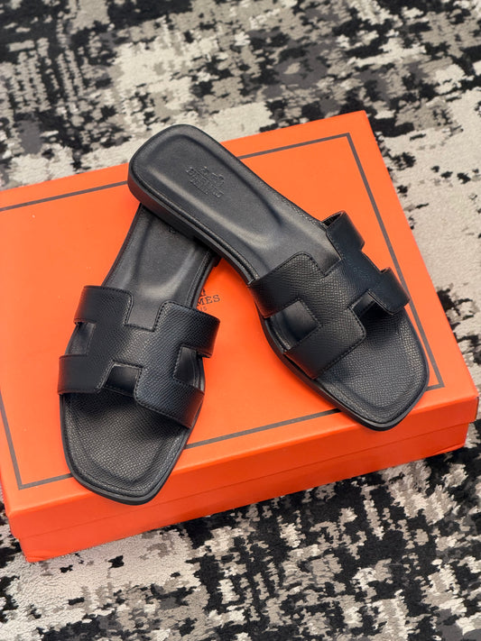 Hermie Black Sandals