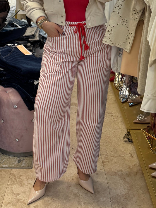 Amber Red Belt Barrel Jeans